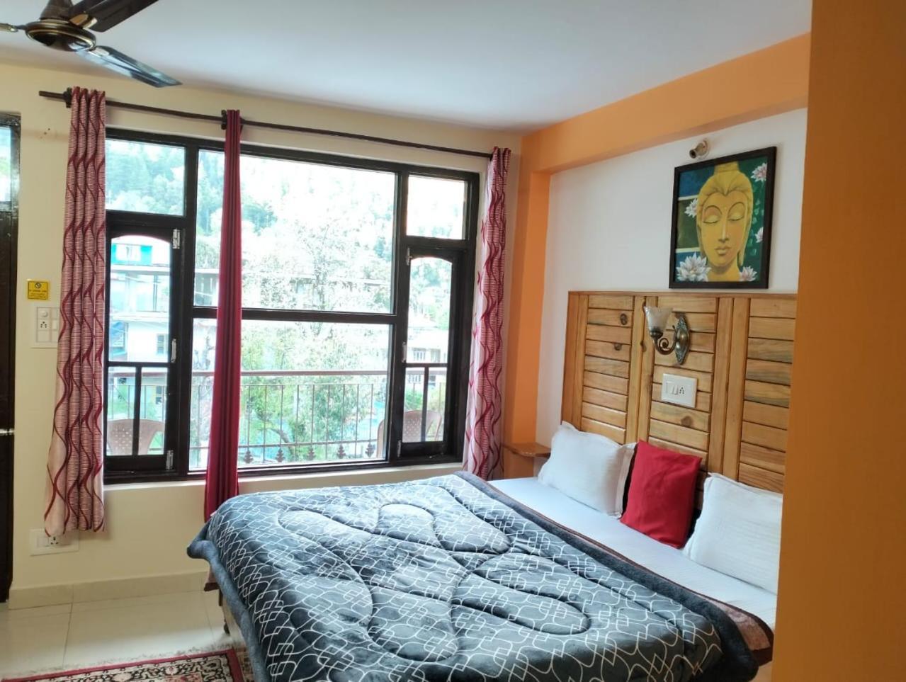 Aman Inn Dharamshala Bagian luar foto