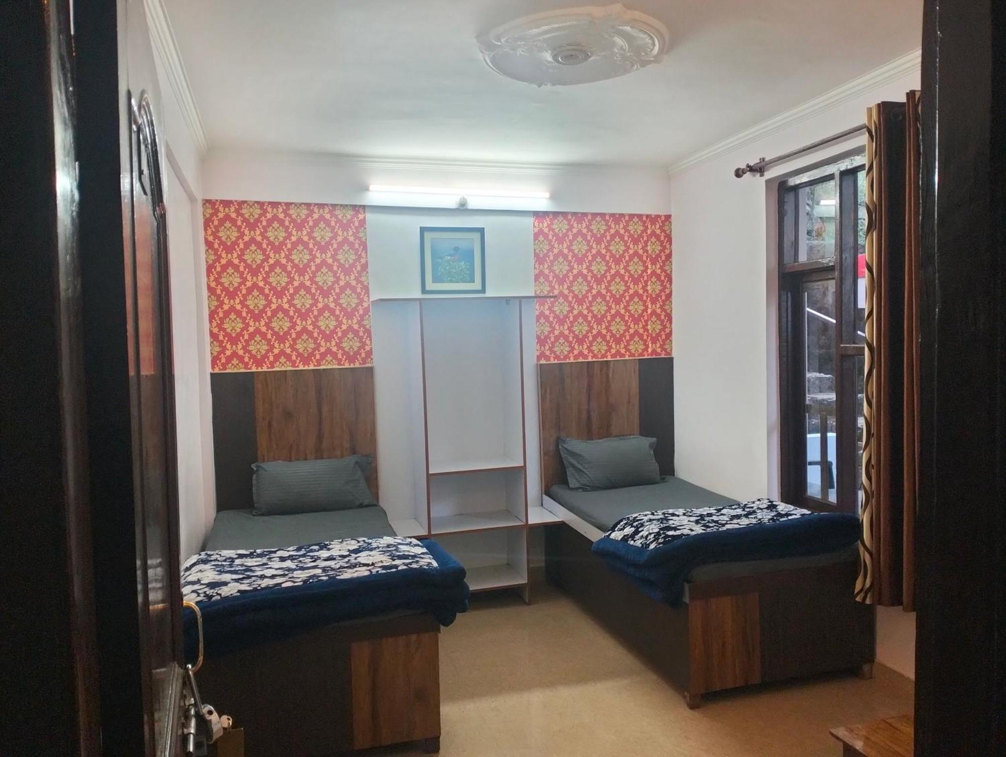 Aman Inn Dharamshala Bagian luar foto